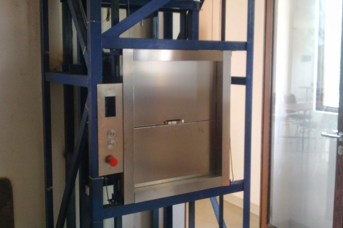 DUMBWAITER / KITCHEN LIFT